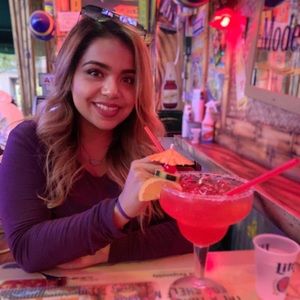 Meet your Posher, Liza